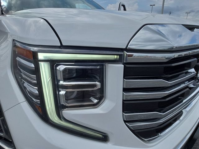 Used 2023 GMC Sierra 1500 SLT AWD/4WD image 26