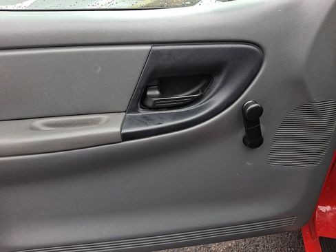 Used 2011 Ford Ranger XL image 11