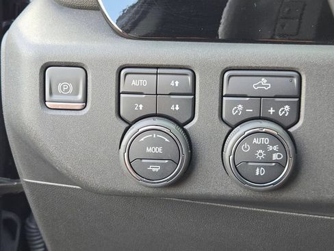 Certified 2022 Chevrolet Silverado 1500 RST AWD/4WD image 35