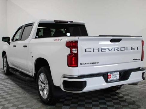 Used 2020 Chevrolet Silverado 1500 Custom w/ Custom Value Package AWD/4WD image 4