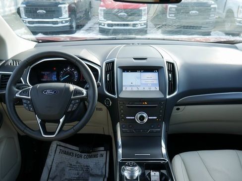 Used 2019 Ford Edge Titanium w/ Equipment Group 301A image 7