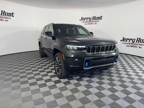Used 2024 Jeep Grand Cherokee Overland w/ Luxury Tech Group IV image 7