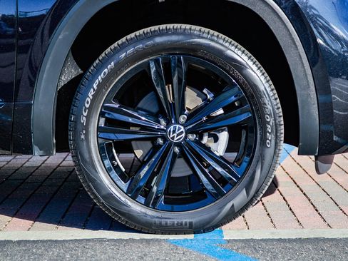 Used 2023 Volkswagen Atlas Cross Sport SEL R-Line image 9