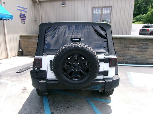 Used 2016 Jeep Wrangler Sport image 4