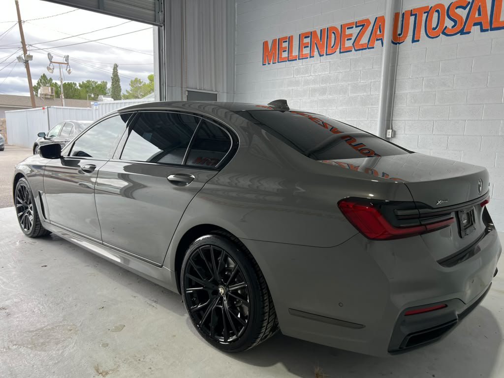 Used 2022 BMW 750i xDrive w/ Executive Package AWD/4WD image 3
