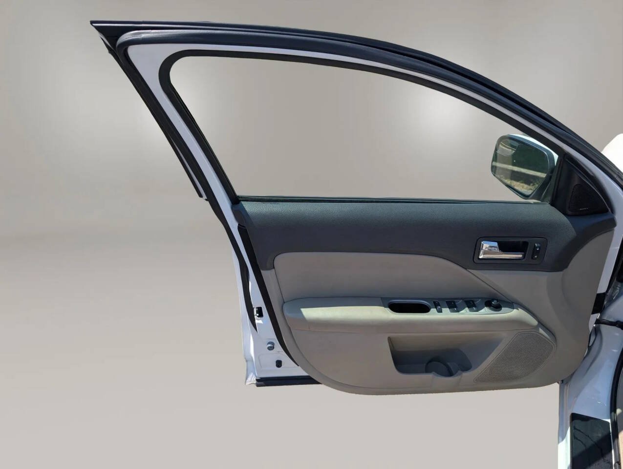 Used 2012 Ford Fusion SEL FWD image 25