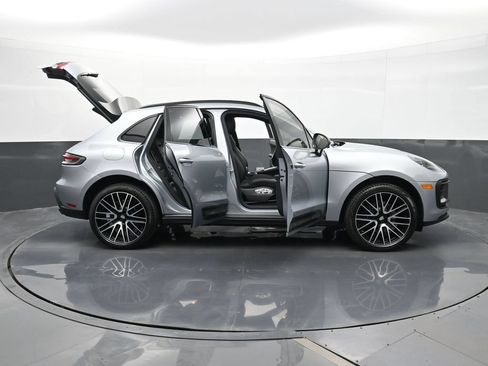 Certified 2025 Porsche Macan Turbo AWD/4WD image 35