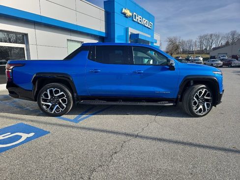 New 2025 Chevrolet Silverado EV RST image 15