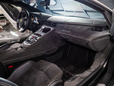 Used 2015 Lamborghini Aventador LP 700-4 image 32