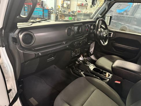 Used 2022 Jeep Wrangler Unlimited Sport w/ Cold Weather Group image 40