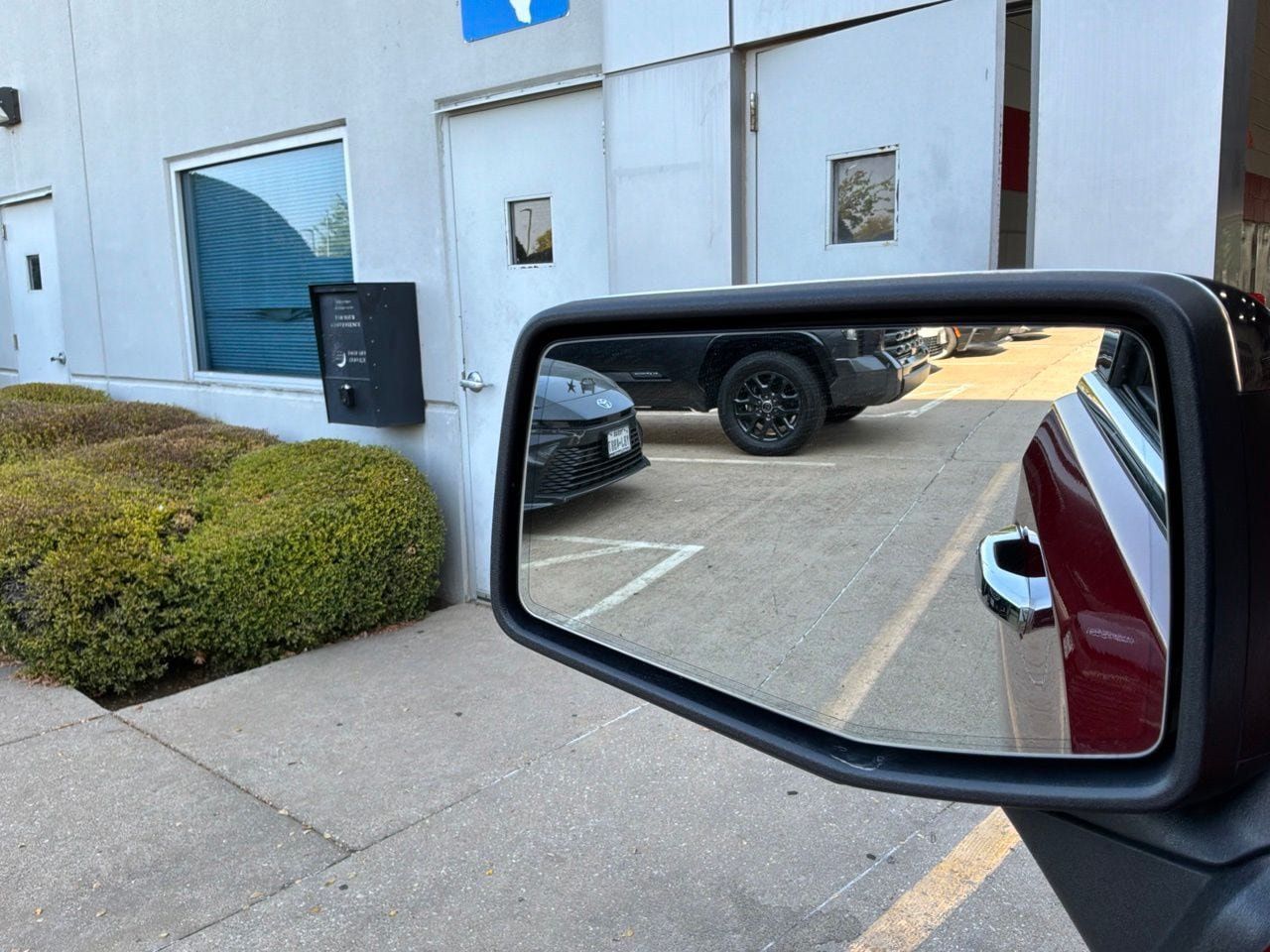 Used 2023 GMC Sierra 1500 Denali w/ Technology Package AWD/4WD image 28