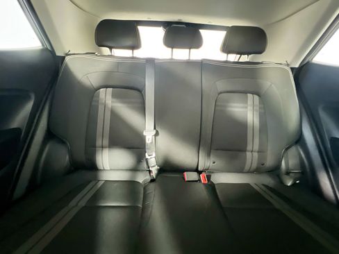 Used 2024 Hyundai Venue SEL FWD image 32