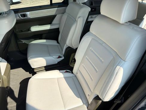 Used 2025 Hyundai Santa Fe Calligraphy AWD/4WD image 18