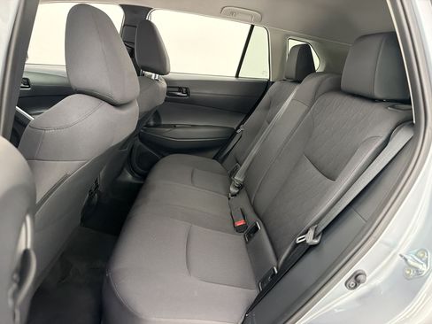 Used 2025 Toyota Corolla Cross LE FWD image 23