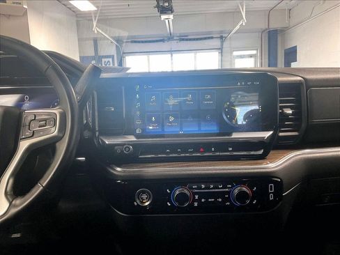 Used 2024 Chevrolet Silverado 1500 LT AWD/4WD image 18