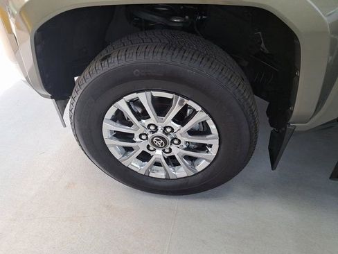 Used 2025 Toyota Tacoma Limited image 29
