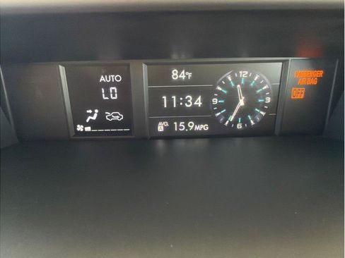 Used 2018 Subaru Forester 2.5i Premium w/ All-Weather Package AWD/4WD image 25