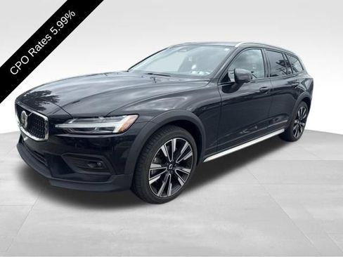 Used 2024 Volvo V60 B5 Cross Country Ultimate w/ Protection Package Premier AWD/4WD image 1