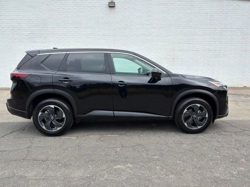 Used 2025 Nissan Rogue SV AWD/4WD image 1
