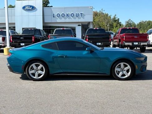Used 2026 Ford Mustang Coupe RWD image 6