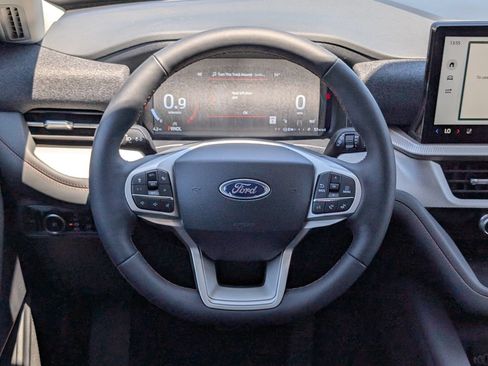 New 2026 Ford Explorer Active w/ Active Comfort Package RWD image 10