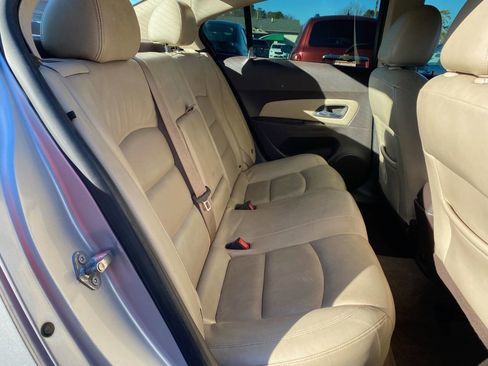 Used 2015 Chevrolet Cruze LT image 12