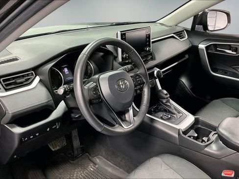 Used 2021 Toyota RAV4 XLE w/ Convenience Package image 17