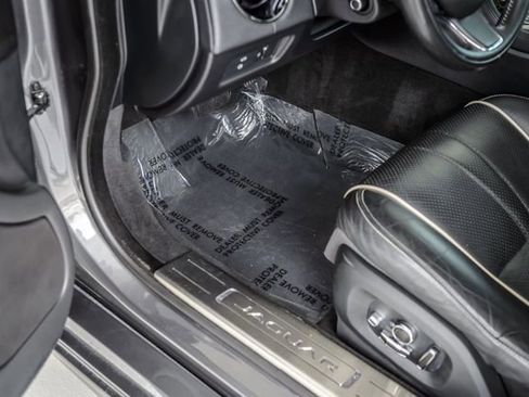 Used 2019 Jaguar XJ R-Sport image 39