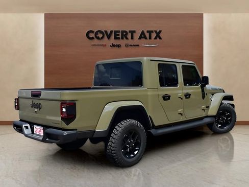 Used 2025 Jeep Gladiator Sport AWD/4WD image 5