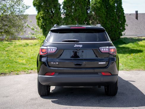 Used 2018 Jeep Compass Latitude image 6