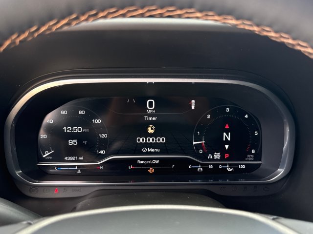 Used 2023 GMC Yukon AT4 w/ AT4 Premium Plus Package AWD/4WD image 18