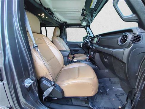 Used 2020 Jeep Gladiator Overland AWD/4WD image 14