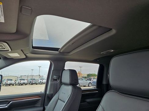 New 2025 GMC Sierra 2500 Denali w/ Denali Reserve Package image 9