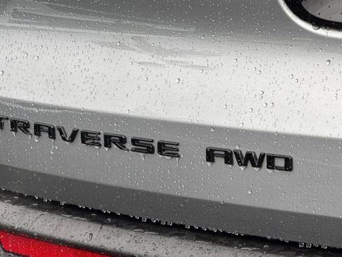 Used 2025 Chevrolet Traverse Z71 image 48