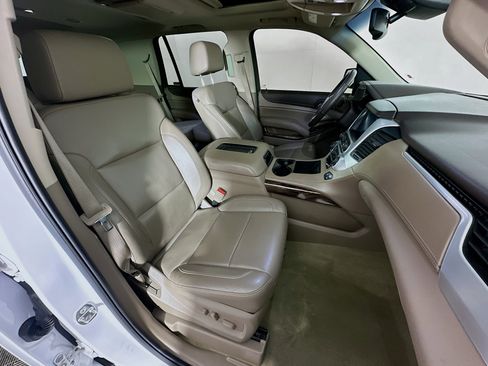 Used 2016 GMC Yukon SLT w/ Open Road Package AWD/4WD image 34