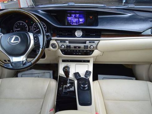 Used 2014 Lexus ES 350 w/ Premium Package FWD image 19