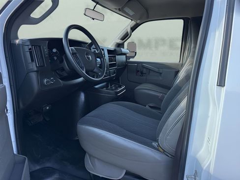Used 2023 GMC Savana 2500 image 9