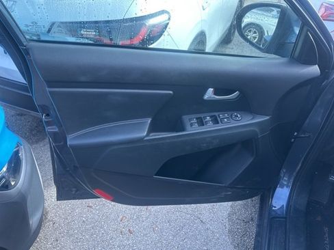 Used 2016 Kia Sportage LX image 11