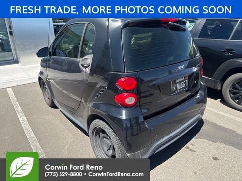 Used 2013 smart fortwo pure RWD image 4