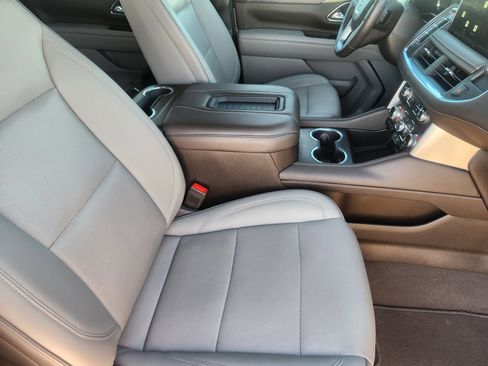 Certified 2022 GMC Yukon SLT w/ SLT Luxury Package image 14