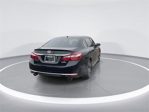 Used 2016 Honda Accord Touring image 7