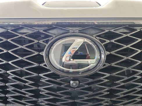 Used 2025 Lexus LX 600 F Sport w/ Accessory Package (2T) AWD/4WD image 31