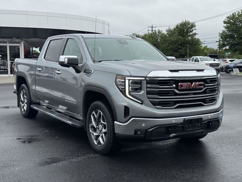 Used 2024 GMC Sierra 1500 SLT w/ SLT Premium Plus Package AWD/4WD image 2