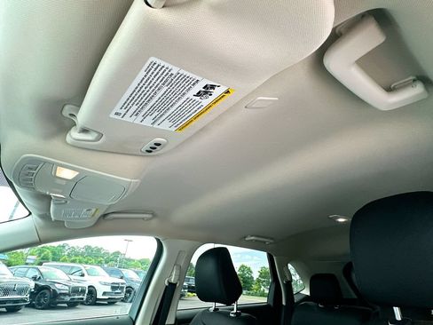 Used 2023 Ford Edge SEL w/ Convenience Package AWD/4WD image 11