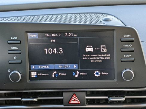 New 2025 Hyundai Elantra SE image 16