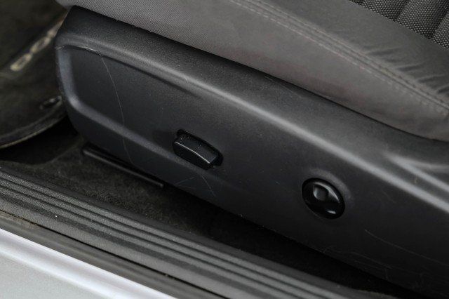 Used 2013 Dodge Challenger R/T RWD image 28