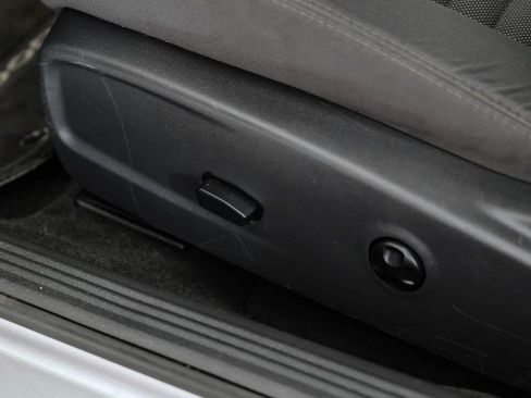 Used 2013 Dodge Challenger R/T RWD image 28