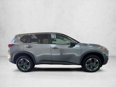 Used 2025 Nissan Rogue SV FWD image 4