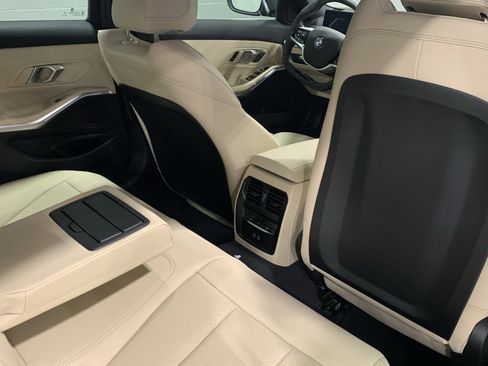 Used 2025 BMW 330i Sedan w/ Convenience Package image 28