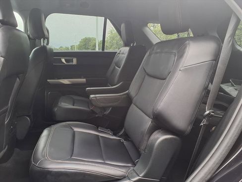 Used 2023 Ford Explorer XLT w/ Equipment Group 202A image 10